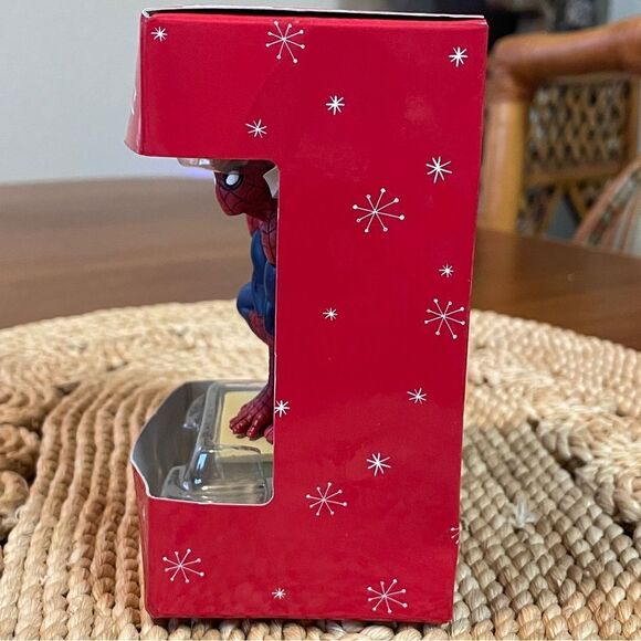 NIB 2015 Hallmark Marvel Ultimate Spider-Man Christmas Tree Ornament - Picture 4 of 8